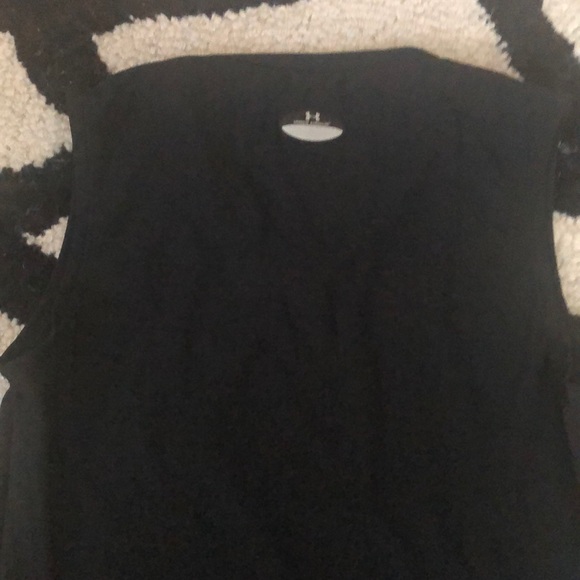 Sleeveless Under Armour top - Picture 3 of 3